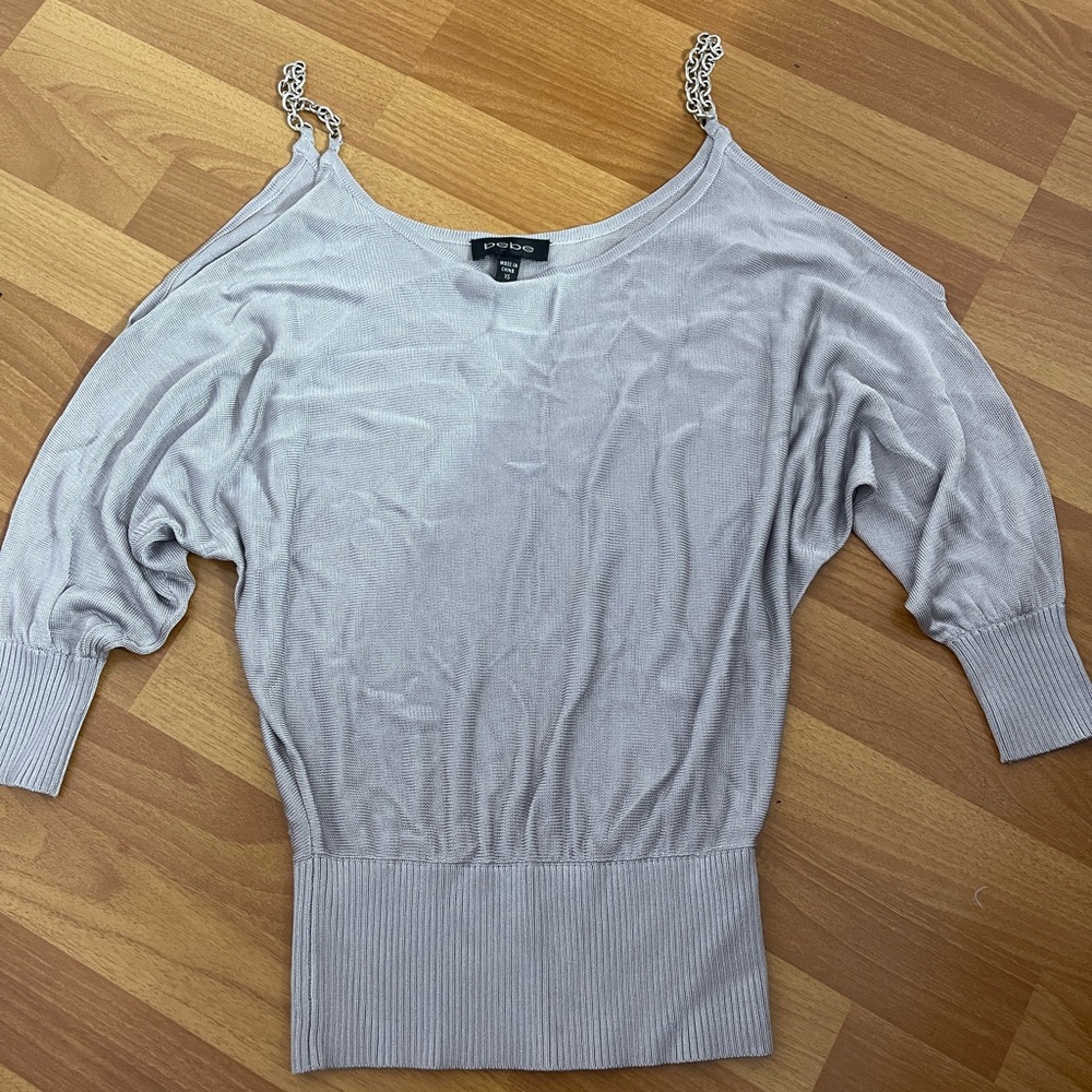 Beautiful top can mix with skirt or jean